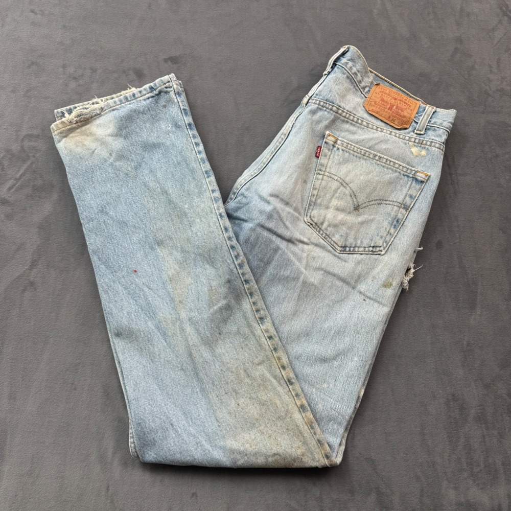 Vintage Levis 505 Regular Fit Straight Leg Jeans Light Wash Distressed 36x36